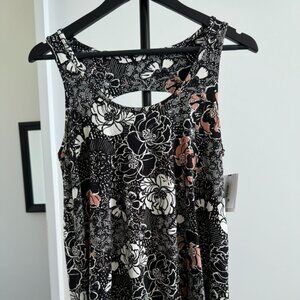 NWT A-Line Cutout Tank